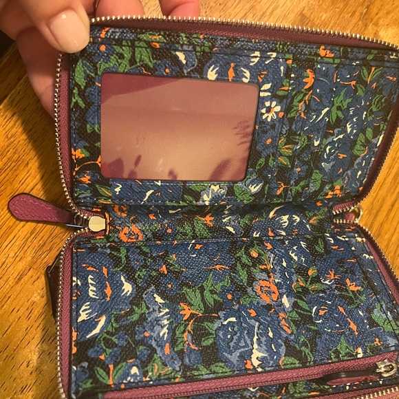 NWOT COACH Double Corner Zip Wristlet Wallet Clutch, Magenta Pebble Leather - Picture 2 of 4